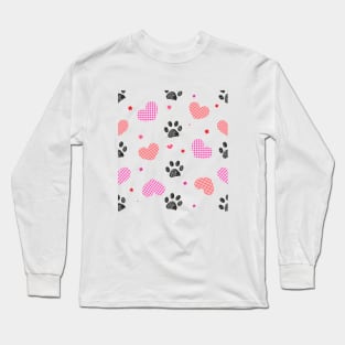 Plaid hearts with seamless black pattern with doodle paw prints Long Sleeve T-Shirt